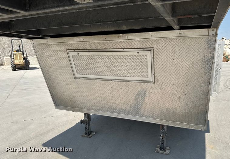 image for item EM2349 2017 MTI MTGN8.5/32TA4 enclosed cargo trailer