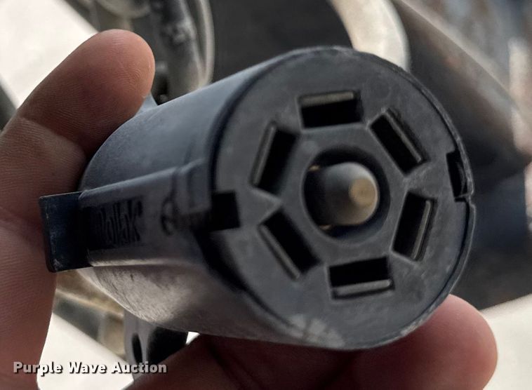 image for item EM2349 2017 MTI MTGN8.5/32TA4 enclosed cargo trailer