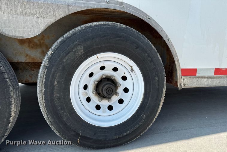 image for item EM2349 2017 MTI MTGN8.5/32TA4 enclosed cargo trailer