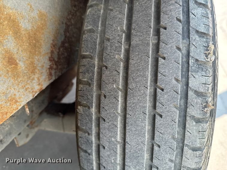 image for item EM2349 2017 MTI MTGN8.5/32TA4 enclosed cargo trailer