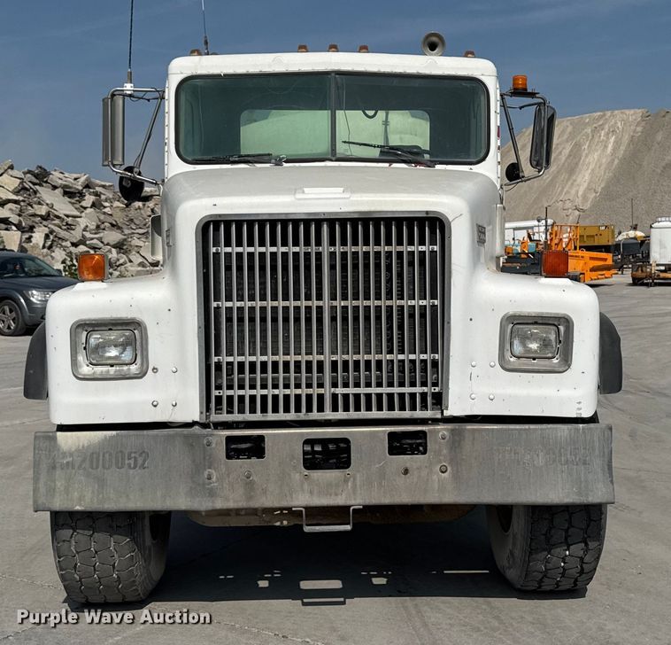 image for item EM2354 1999 International 5000 water truck