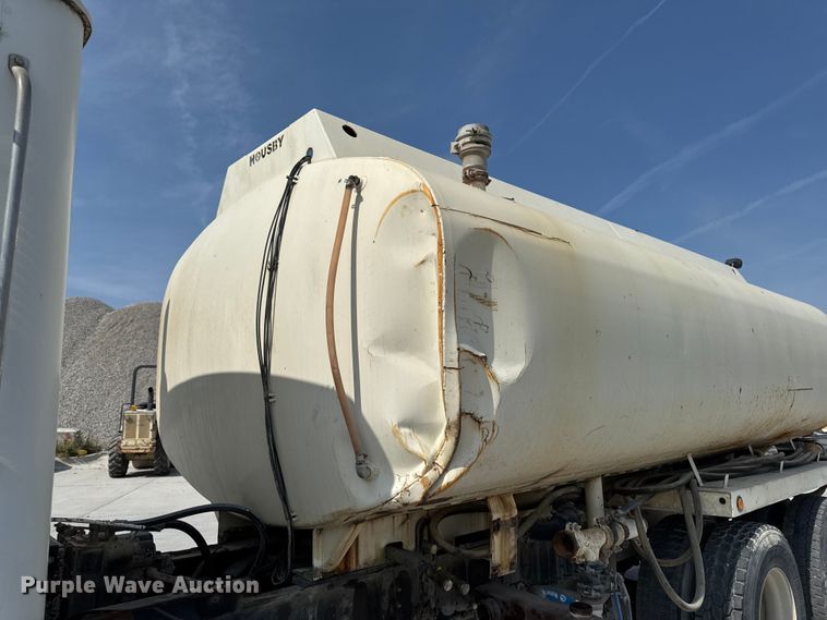 image for item EM2354 1999 International 5000 water truck