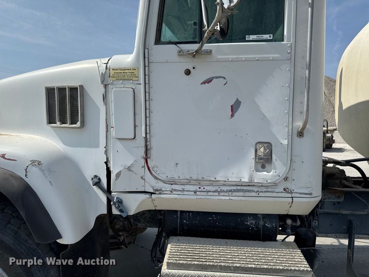 image for item EM2354 1999 International 5000 water truck