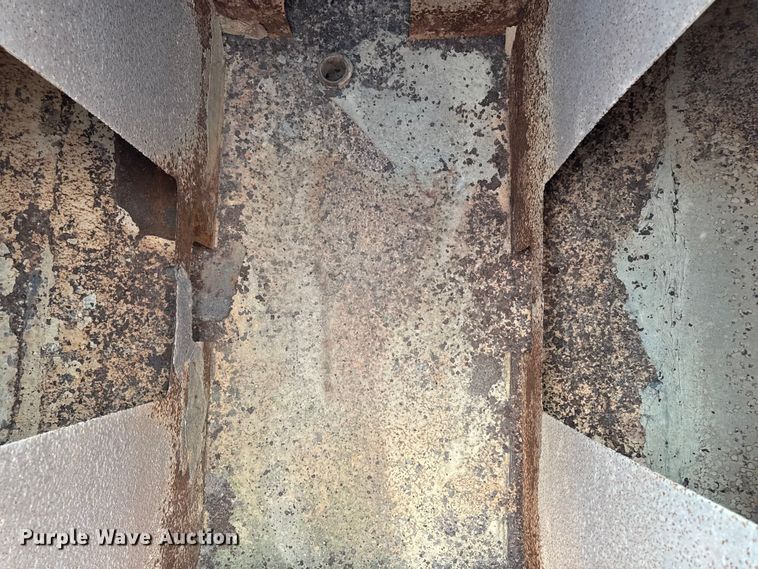 image for item EM2354 1999 International 5000 water truck