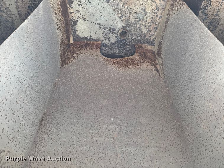 image for item EM2354 1999 International 5000 water truck