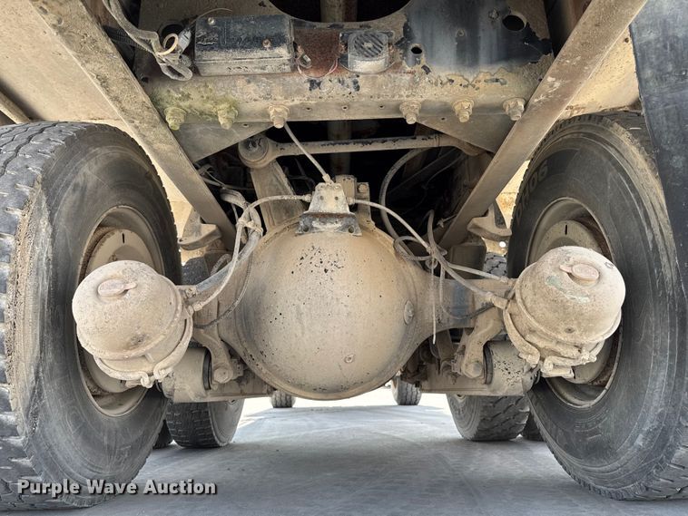 image for item EM2354 1999 International 5000 water truck