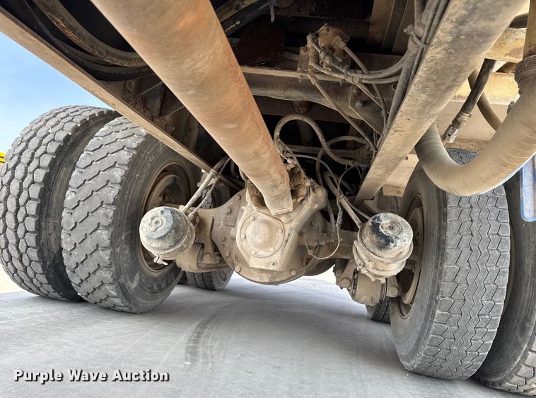 image for item EM2354 1999 International 5000 water truck