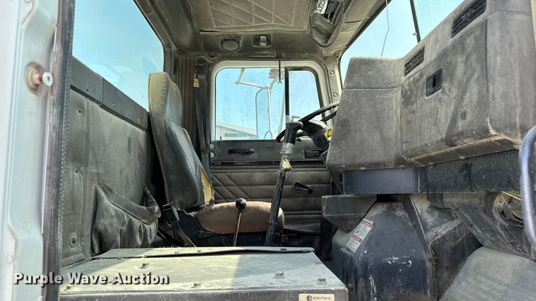 image for item EM2354 1999 International 5000 water truck