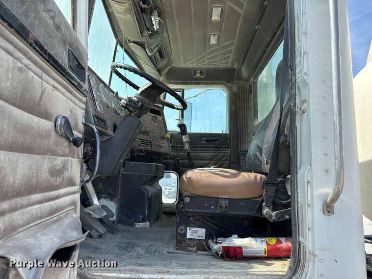 image for item EM2354 1999 International 5000 water truck