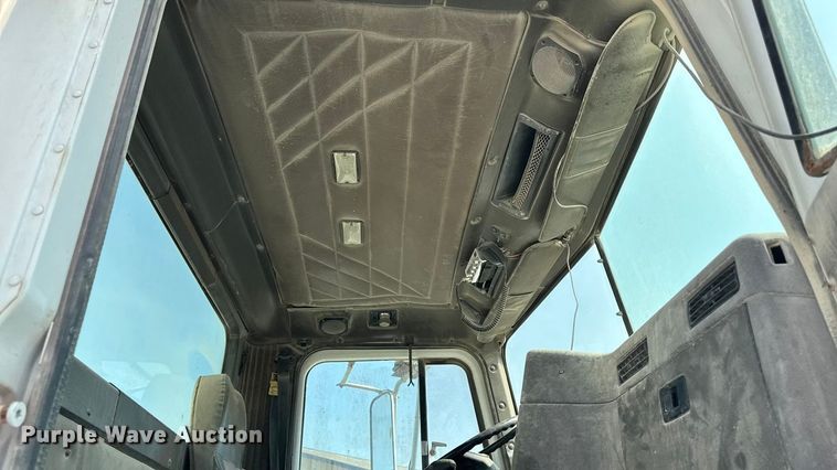 image for item EM2354 1999 International 5000 water truck