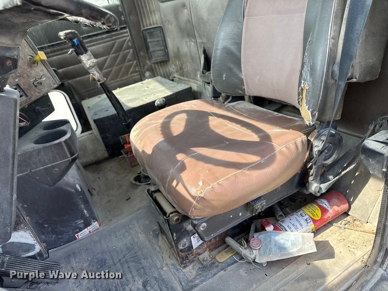 image for item EM2354 1999 International 5000 water truck