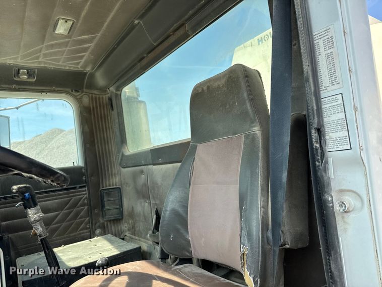 image for item EM2354 1999 International 5000 water truck