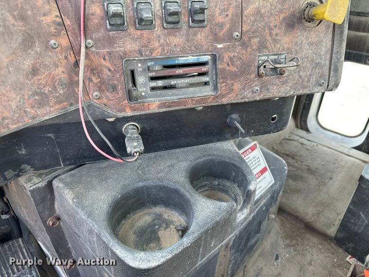 image for item EM2354 1999 International 5000 water truck