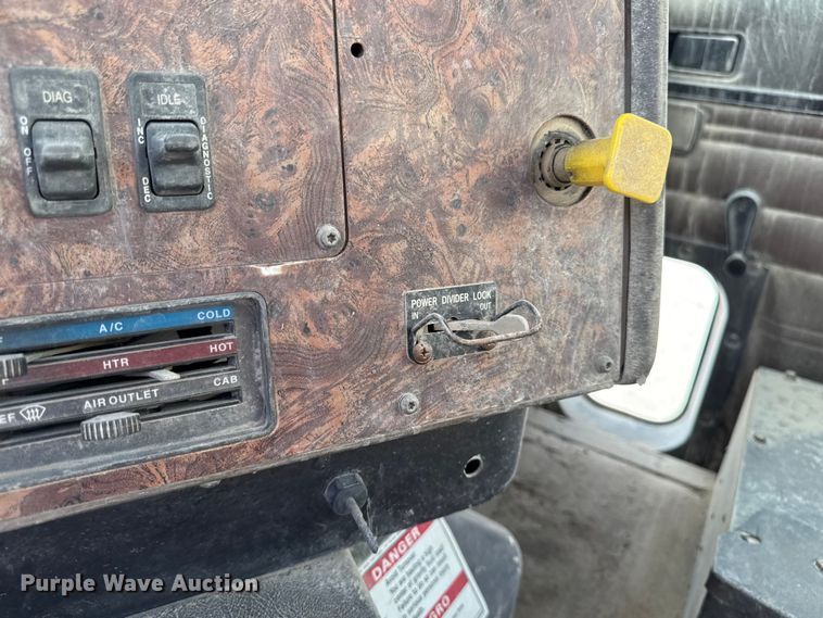 image for item EM2354 1999 International 5000 water truck