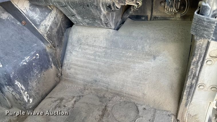 image for item EM2354 1999 International 5000 water truck