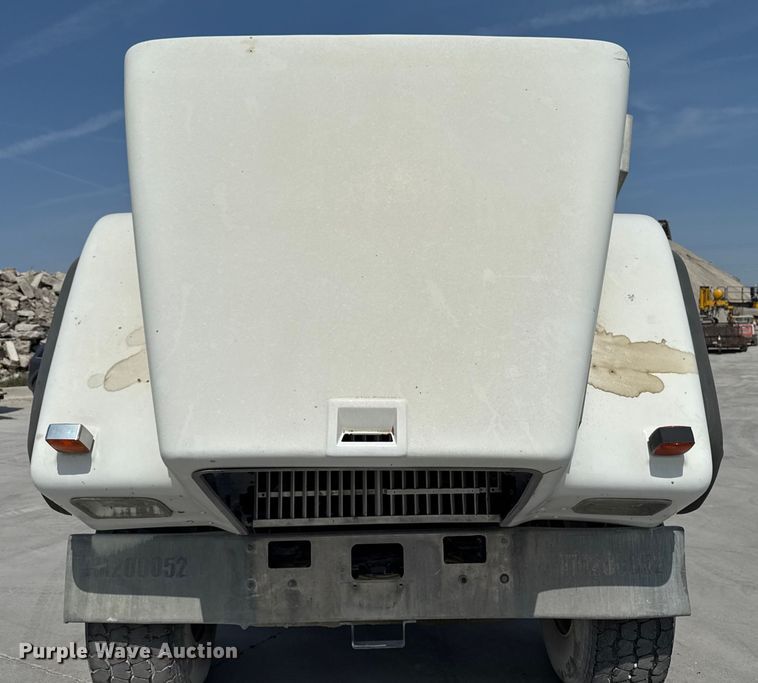 image for item EM2354 1999 International 5000 water truck