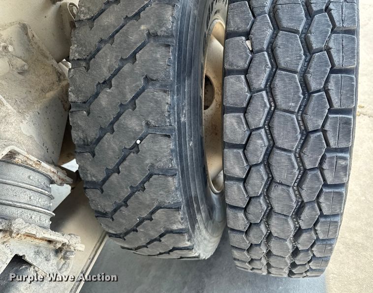 image for item EM2354 1999 International 5000 water truck