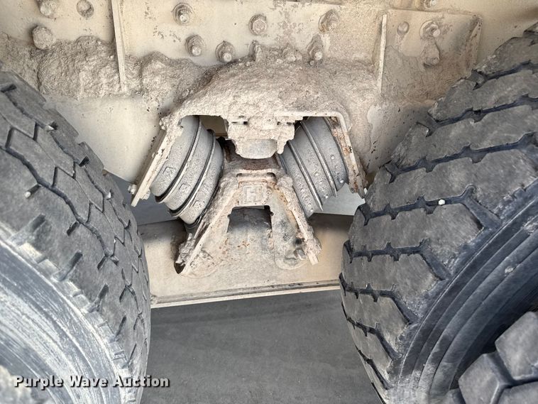 image for item EM2354 1999 International 5000 water truck