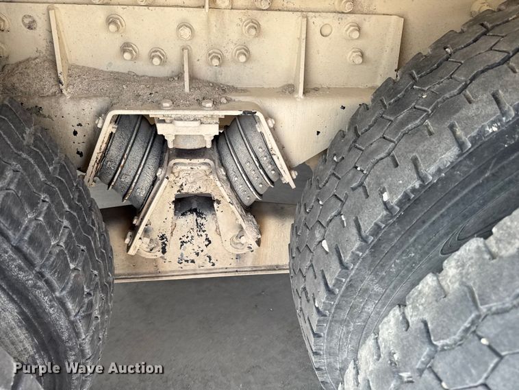 image for item EM2354 1999 International 5000 water truck