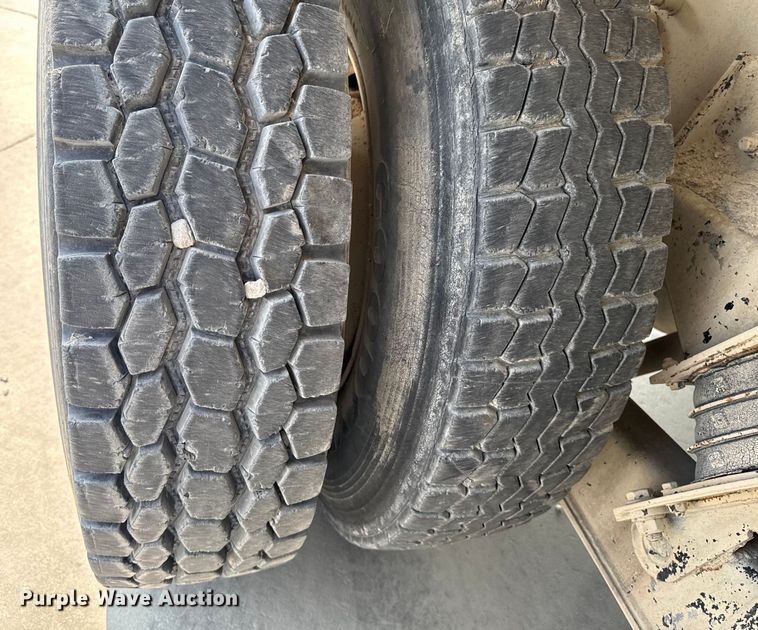 image for item EM2354 1999 International 5000 water truck