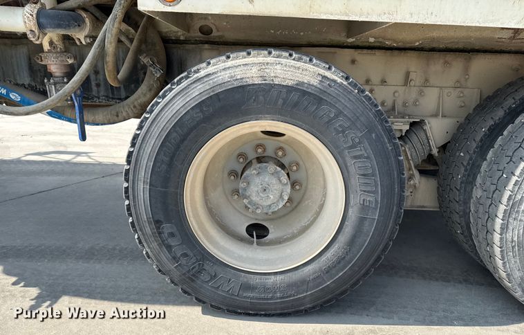 image for item EM2354 1999 International 5000 water truck