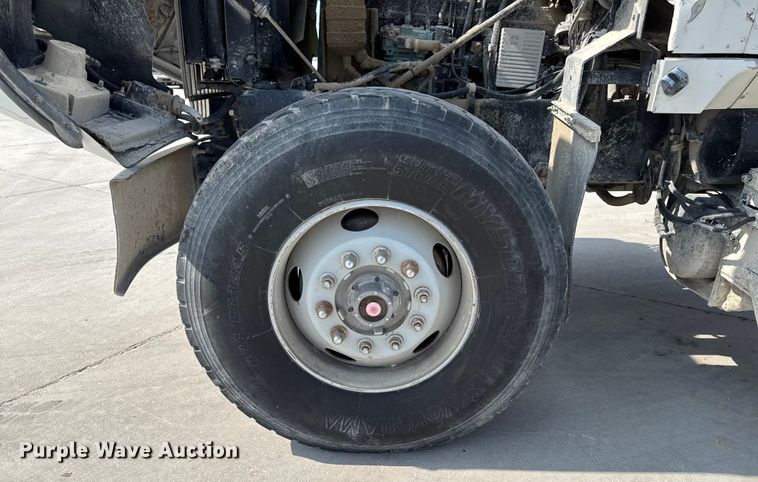 image for item EM2354 1999 International 5000 water truck