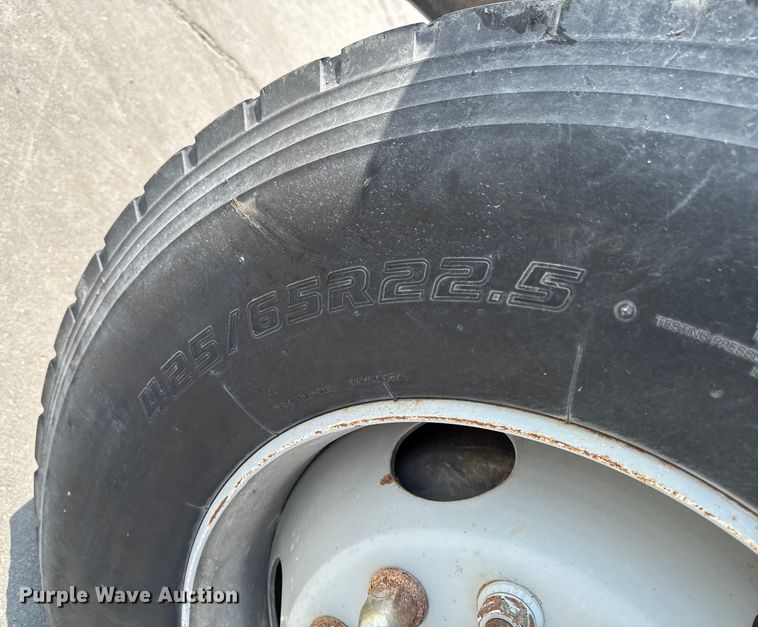 image for item EM2354 1999 International 5000 water truck