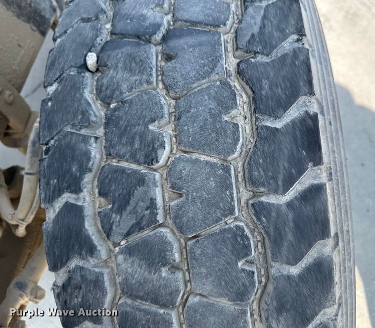 image for item EM2354 1999 International 5000 water truck