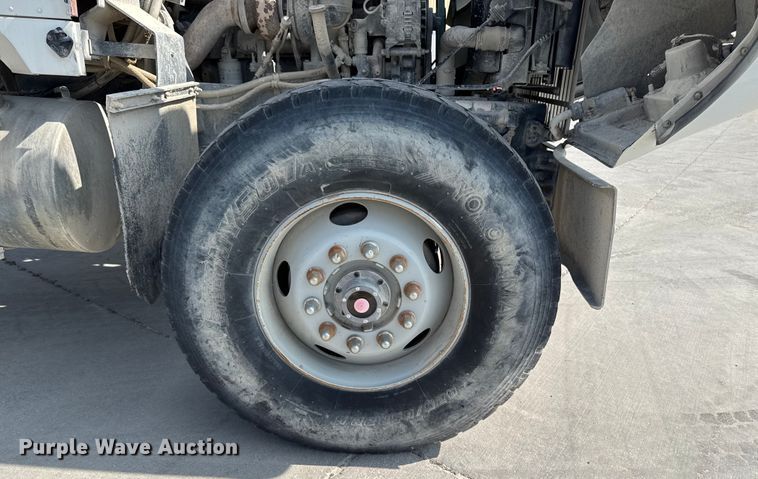 image for item EM2354 1999 International 5000 water truck