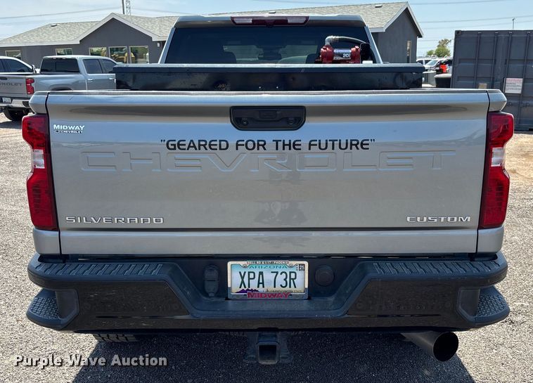 image for item EM5060 2024 Chevrolet Silverado 2500HD Crew Cab pickup truck