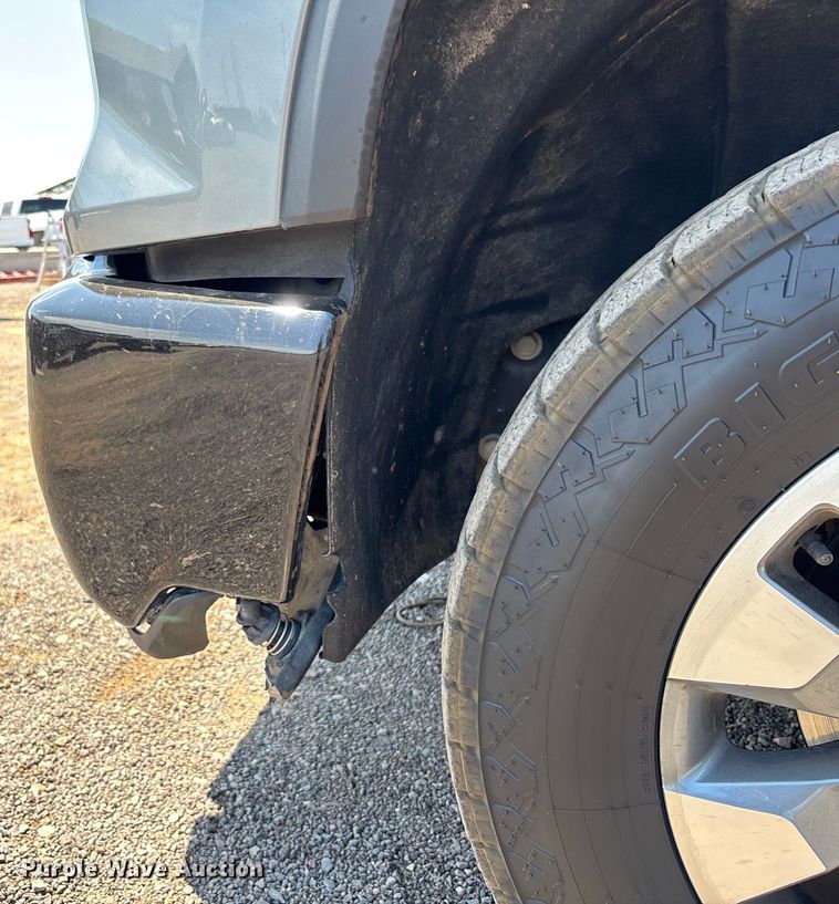 image for item EM5060 2024 Chevrolet Silverado 2500HD Crew Cab pickup truck