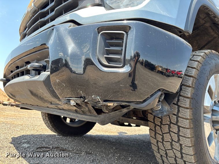 image for item EM5060 2024 Chevrolet Silverado 2500HD Crew Cab pickup truck