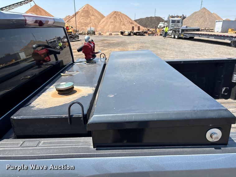 image for item EM5060 2024 Chevrolet Silverado 2500HD Crew Cab pickup truck