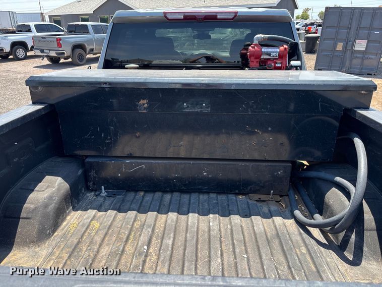 image for item EM5060 2024 Chevrolet Silverado 2500HD Crew Cab pickup truck