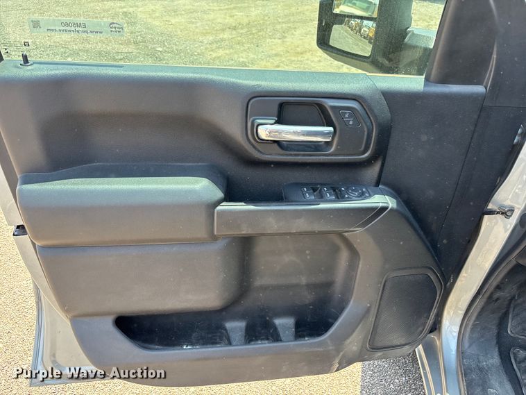 image for item EM5060 2024 Chevrolet Silverado 2500HD Crew Cab pickup truck