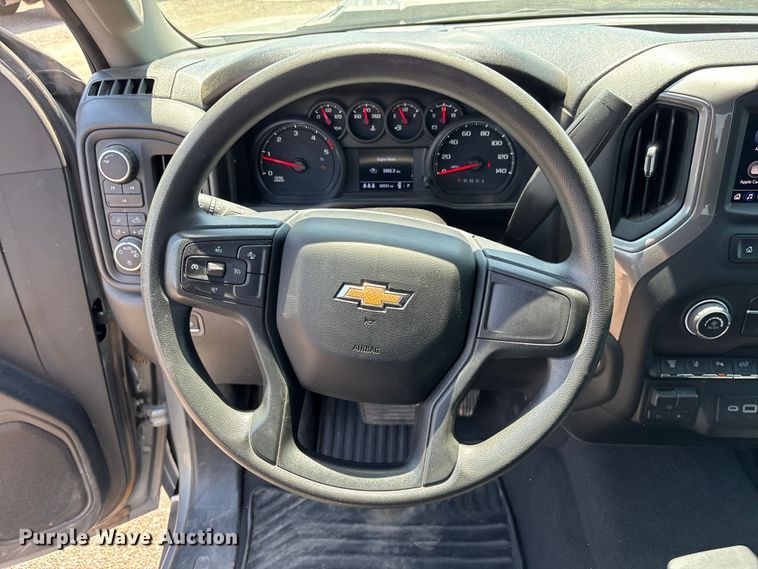 image for item EM5060 2024 Chevrolet Silverado 2500HD Crew Cab pickup truck