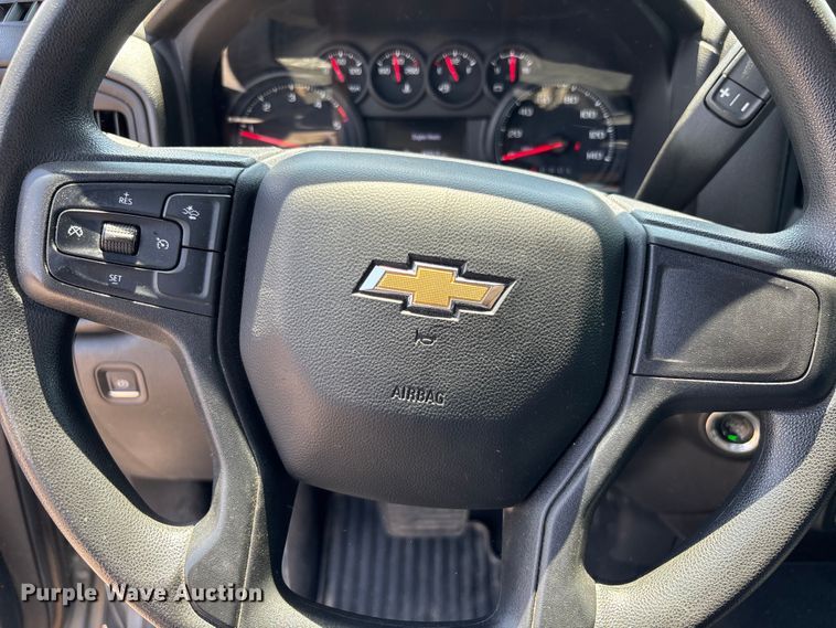 image for item EM5060 2024 Chevrolet Silverado 2500HD Crew Cab pickup truck