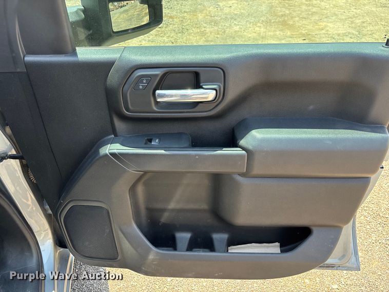 image for item EM5060 2024 Chevrolet Silverado 2500HD Crew Cab pickup truck