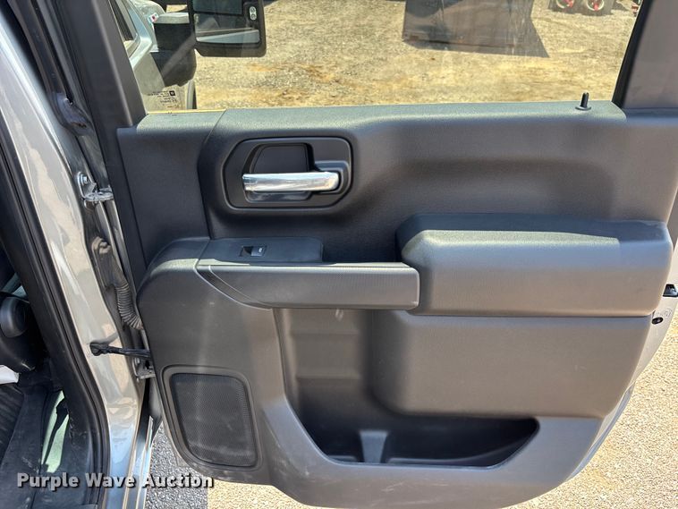 image for item EM5060 2024 Chevrolet Silverado 2500HD Crew Cab pickup truck