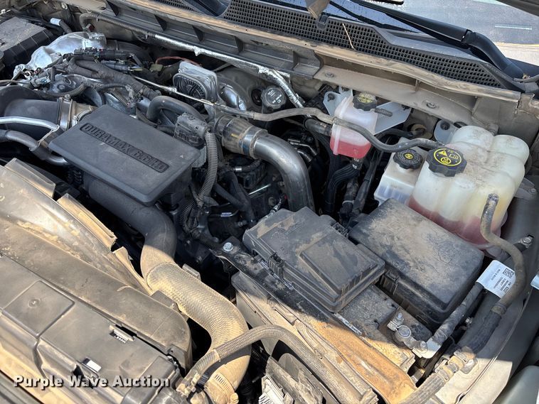 image for item EM5060 2024 Chevrolet Silverado 2500HD Crew Cab pickup truck