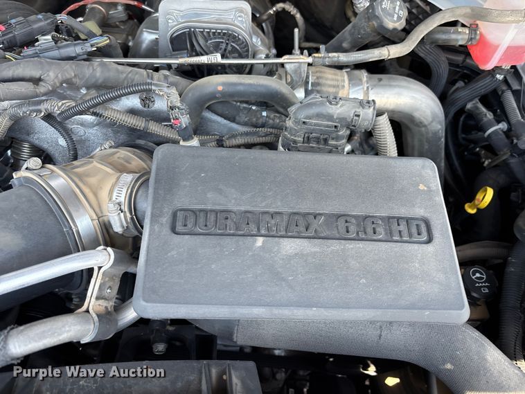 image for item EM5060 2024 Chevrolet Silverado 2500HD Crew Cab pickup truck