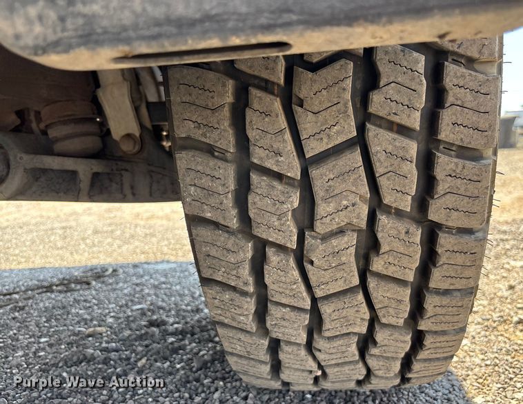 image for item EM5060 2024 Chevrolet Silverado 2500HD Crew Cab pickup truck