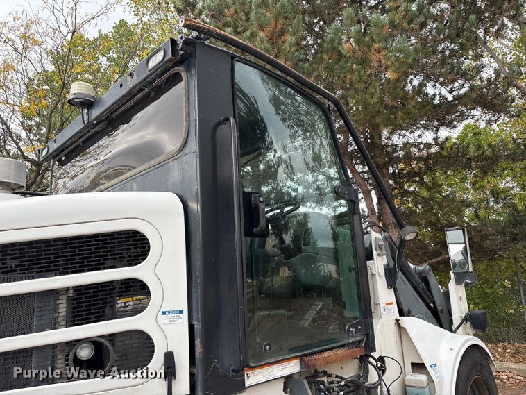 image for item EM6044 Elgin Pelican NP street sweeper