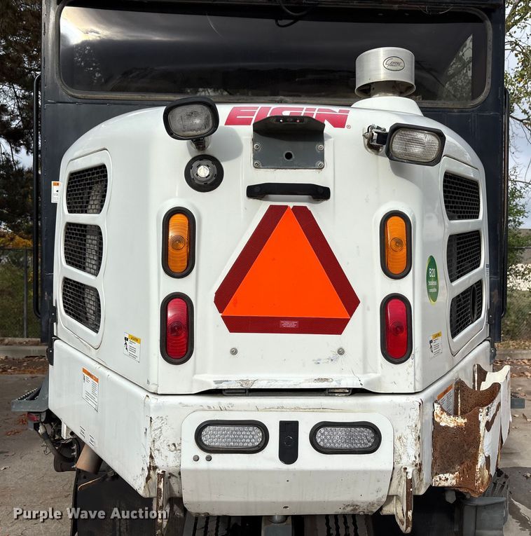 image for item EM6044 Elgin Pelican NP street sweeper