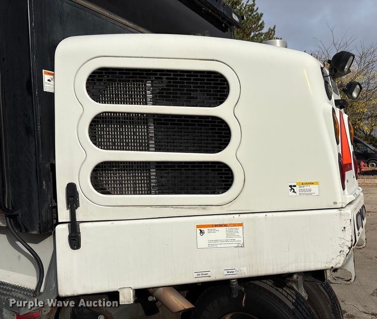 image for item EM6044 Elgin Pelican NP street sweeper