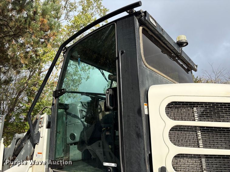 image for item EM6044 Elgin Pelican NP street sweeper