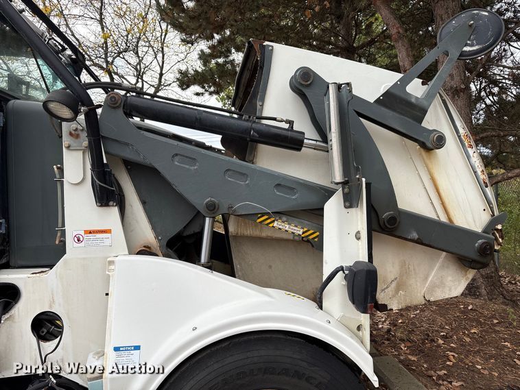 image for item EM6044 Elgin Pelican NP street sweeper