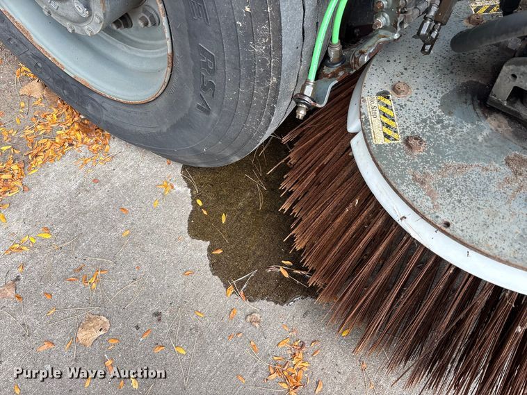 image for item EM6044 Elgin Pelican NP street sweeper