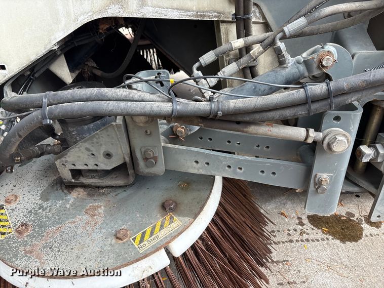 image for item EM6044 Elgin Pelican NP street sweeper