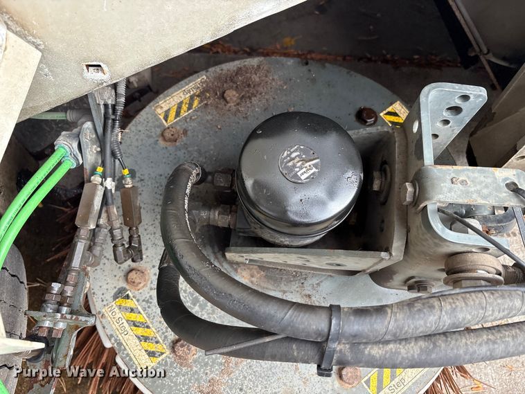 image for item EM6044 Elgin Pelican NP street sweeper